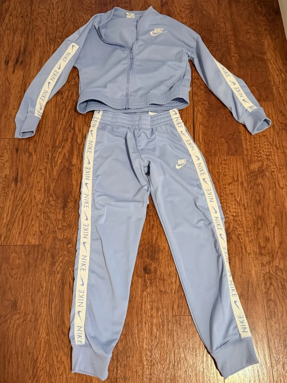 Nike track set